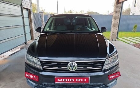 Volkswagen Tiguan II, 2020 год, 2 499 000 рублей, 1 фотография