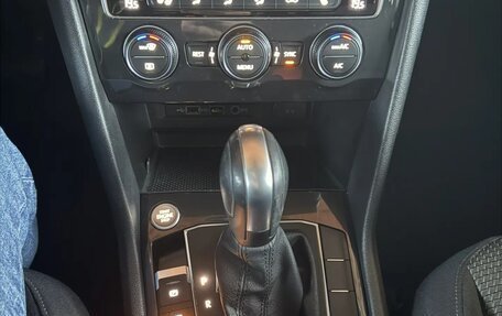 Volkswagen Tiguan II, 2020 год, 2 499 000 рублей, 9 фотография