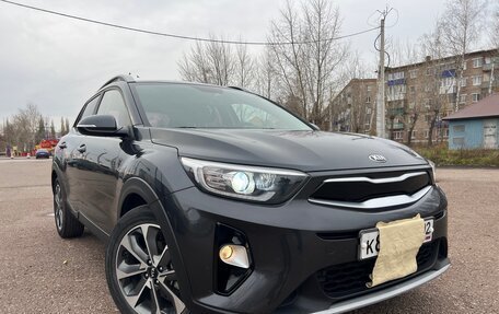 KIA Stonic, 2018 год, 1 850 000 рублей, 4 фотография