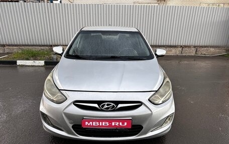 Hyundai Solaris II рестайлинг, 2013 год, 430 000 рублей, 1 фотография