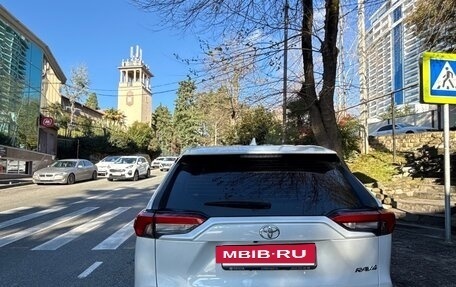 Toyota RAV4, 2022 год, 3 850 000 рублей, 4 фотография