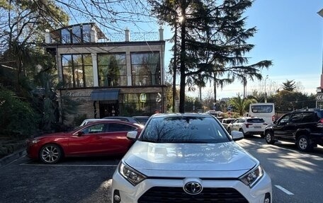 Toyota RAV4, 2022 год, 3 850 000 рублей, 5 фотография