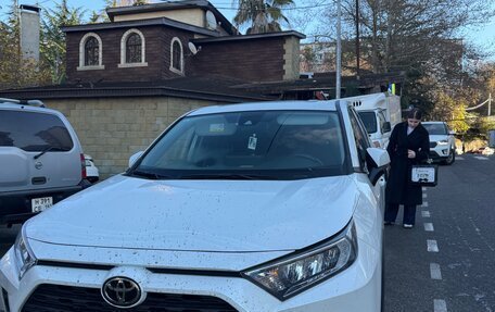 Toyota RAV4, 2022 год, 3 850 000 рублей, 9 фотография