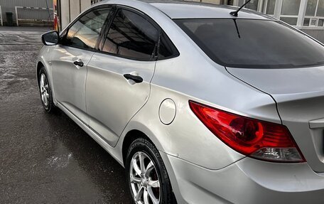 Hyundai Solaris II рестайлинг, 2013 год, 430 000 рублей, 3 фотография