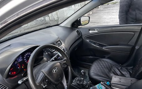 Hyundai Solaris II рестайлинг, 2013 год, 430 000 рублей, 5 фотография