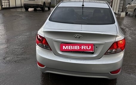 Hyundai Solaris II рестайлинг, 2013 год, 430 000 рублей, 2 фотография