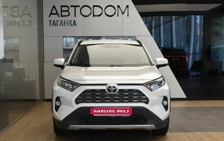 Toyota RAV4, 2020 год, 3 435 000 рублей, 2 фотография