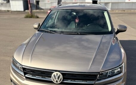 Volkswagen Tiguan II, 2018 год, 2 070 000 рублей, 8 фотография