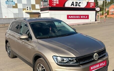 Volkswagen Tiguan II, 2018 год, 2 070 000 рублей, 3 фотография
