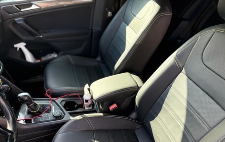 Volkswagen Tiguan II, 2018 год, 2 070 000 рублей, 26 фотография