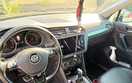 Volkswagen Tiguan II, 2018 год, 2 070 000 рублей, 25 фотография