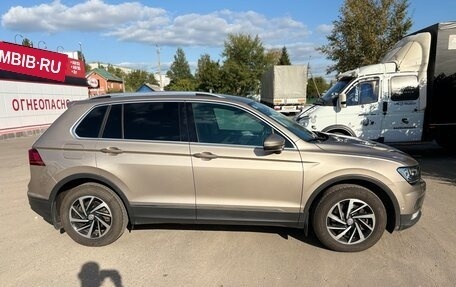 Volkswagen Tiguan II, 2018 год, 2 070 000 рублей, 14 фотография
