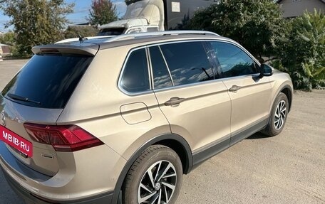 Volkswagen Tiguan II, 2018 год, 2 070 000 рублей, 19 фотография