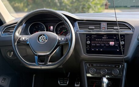 Volkswagen Tiguan II, 2018 год, 2 070 000 рублей, 28 фотография