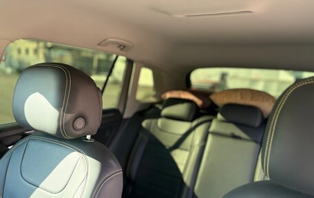 Volkswagen Tiguan II, 2018 год, 2 070 000 рублей, 34 фотография
