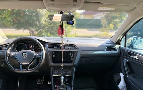 Volkswagen Tiguan II, 2018 год, 2 070 000 рублей, 27 фотография