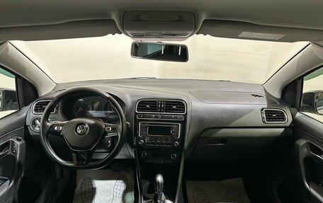 Volkswagen Polo VI (EU Market), 2017 год, 700 000 рублей, 24 фотография
