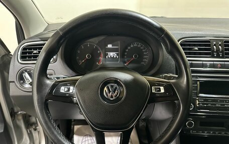 Volkswagen Polo VI (EU Market), 2017 год, 700 000 рублей, 29 фотография