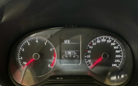 Volkswagen Polo VI (EU Market), 2017 год, 700 000 рублей, 35 фотография