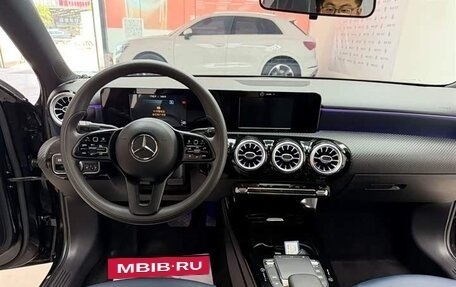 Mercedes-Benz A-Класс, 2022 год, 2 300 000 рублей, 7 фотография