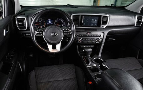 KIA Sportage IV рестайлинг, 2018 год, 2 300 000 рублей, 6 фотография