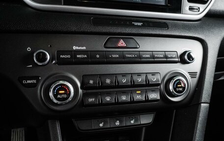 KIA Sportage IV рестайлинг, 2018 год, 2 300 000 рублей, 19 фотография