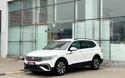 Volkswagen Tiguan II, 2023 год, 2 500 000 рублей, 1 фотография