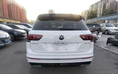 Volkswagen Tiguan II, 2023 год, 2 700 000 рублей, 5 фотография