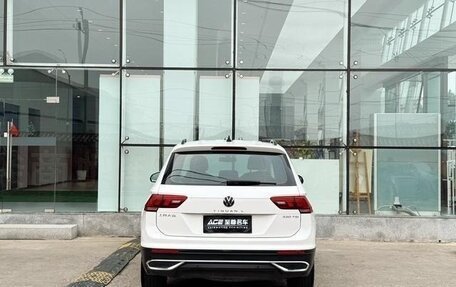 Volkswagen Tiguan II, 2023 год, 2 500 000 рублей, 5 фотография