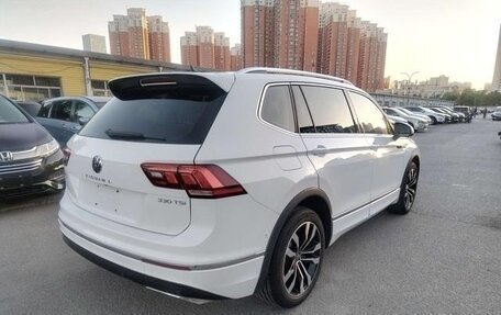 Volkswagen Tiguan II, 2023 год, 2 700 000 рублей, 6 фотография