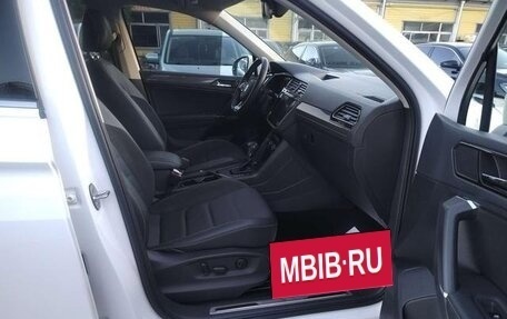 Volkswagen Tiguan II, 2023 год, 2 700 000 рублей, 13 фотография
