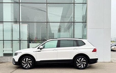 Volkswagen Tiguan II, 2023 год, 2 500 000 рублей, 7 фотография