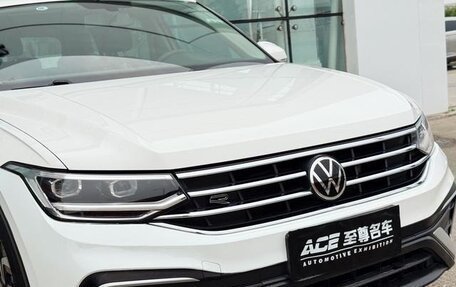 Volkswagen Tiguan II, 2023 год, 2 500 000 рублей, 8 фотография