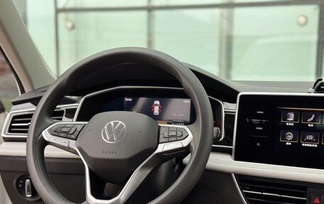Volkswagen Tiguan II, 2023 год, 2 500 000 рублей, 11 фотография