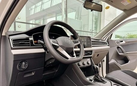Volkswagen Tiguan II, 2023 год, 2 500 000 рублей, 10 фотография