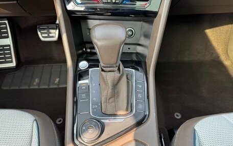 Volkswagen Tiguan II, 2023 год, 2 700 000 рублей, 12 фотография