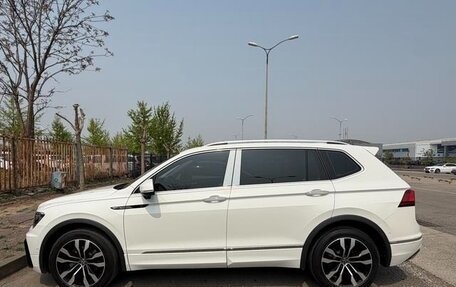 Volkswagen Tiguan II, 2023 год, 2 700 000 рублей, 4 фотография