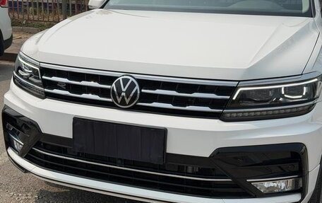 Volkswagen Tiguan II, 2023 год, 2 700 000 рублей, 5 фотография