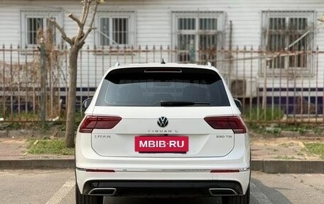 Volkswagen Tiguan II, 2023 год, 2 700 000 рублей, 8 фотография
