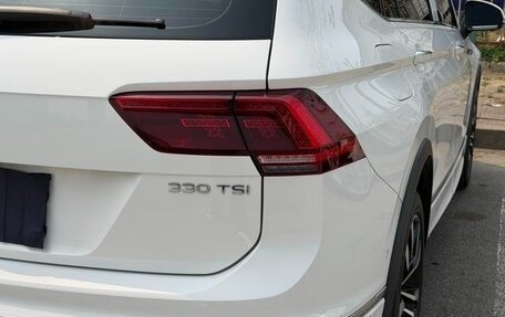 Volkswagen Tiguan II, 2023 год, 2 700 000 рублей, 11 фотография