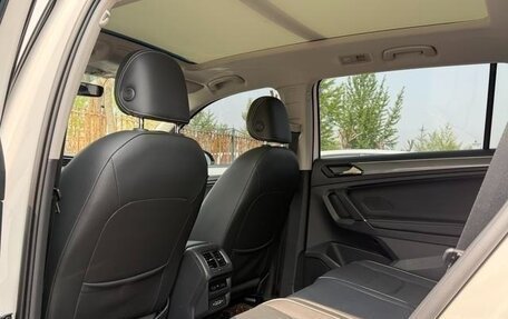 Volkswagen Tiguan II, 2023 год, 2 700 000 рублей, 20 фотография