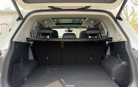 Volkswagen Tiguan II, 2023 год, 2 700 000 рублей, 21 фотография
