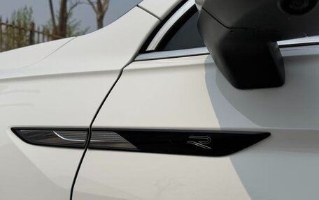 Volkswagen Tiguan II, 2023 год, 2 700 000 рублей, 34 фотография