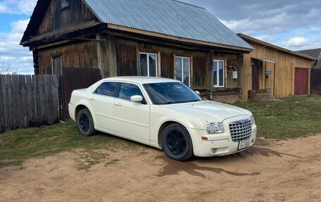 Chrysler 300C II, 2004 год, 800 000 рублей, 3 фотография