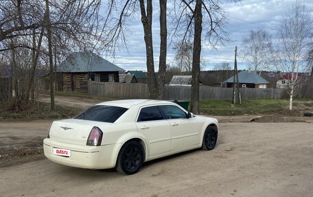 Chrysler 300C II, 2004 год, 800 000 рублей, 5 фотография