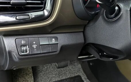 KIA Stonic, 2018 год, 1 340 000 рублей, 14 фотография