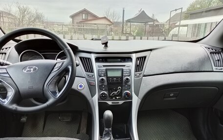 Hyundai Sonata VI, 2011 год, 1 000 000 рублей, 5 фотография