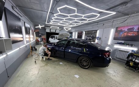 BMW 5 серия, 2015 год, 2 400 000 рублей, 3 фотография
