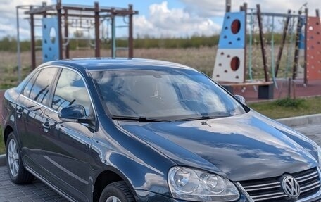 Volkswagen Jetta VI, 2010 год, 760 000 рублей, 1 фотография