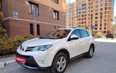 Toyota RAV4, 2014 год, 2 150 000 рублей, 3 фотография